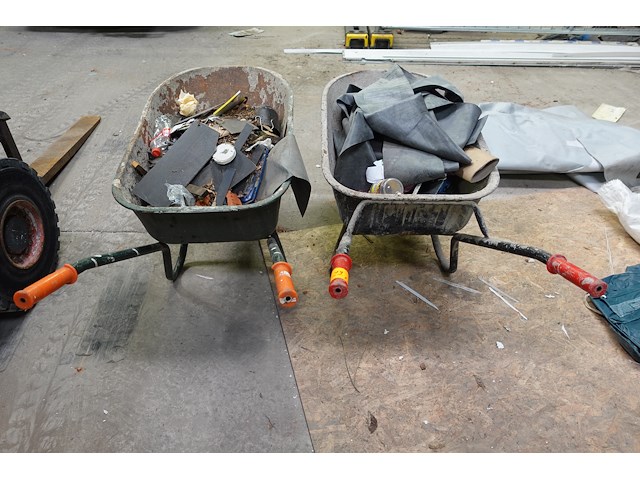2x kruiwagen + inhoud - afbeelding 1 van  3