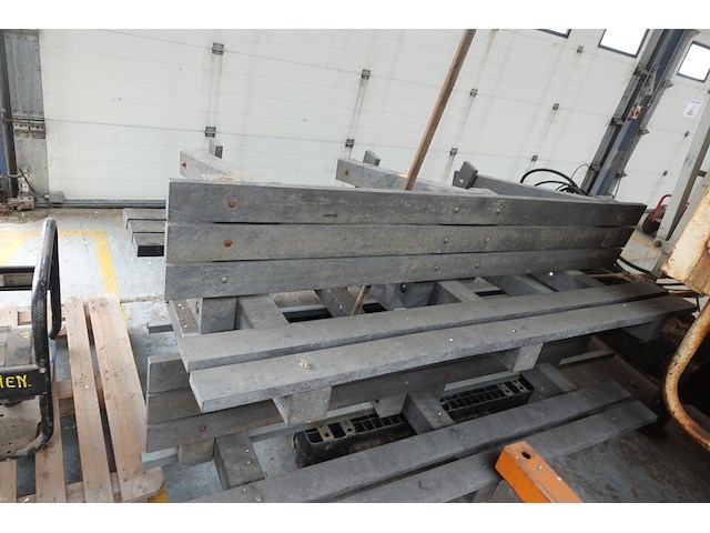2x kunstof bank met leuning - afbeelding 2 van  5