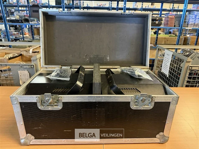 2x led-cyclope + flightcase - afbeelding 1 van  11