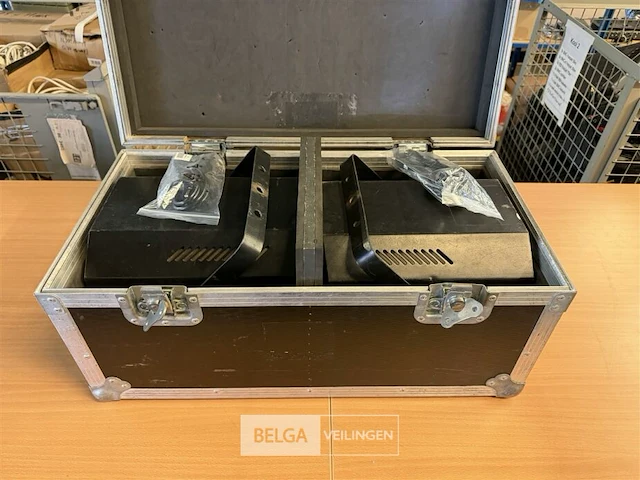 2x led-cyclope + flightcase - afbeelding 4 van  11