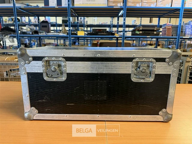 2x led-cyclope + flightcase - afbeelding 11 van  11