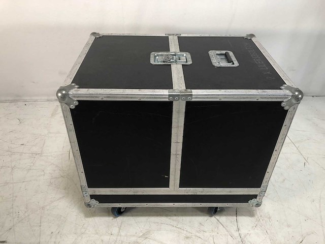 2x led fresnel robert juliat zep 360lf-cw incl flightcase - afbeelding 3 van  3