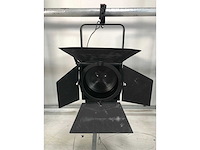 2x led fresnel robert juliat zep 360lf-cw incl flightcase - afbeelding 1 van  3