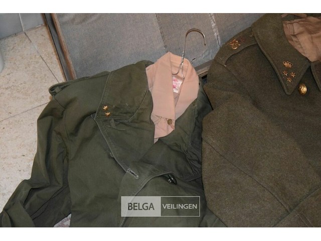 2x legerjassen met koffer - afbeelding 4 van  4