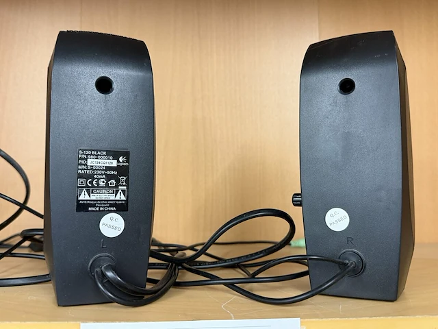 2x logitech luidsprekers - afbeelding 2 van  3
