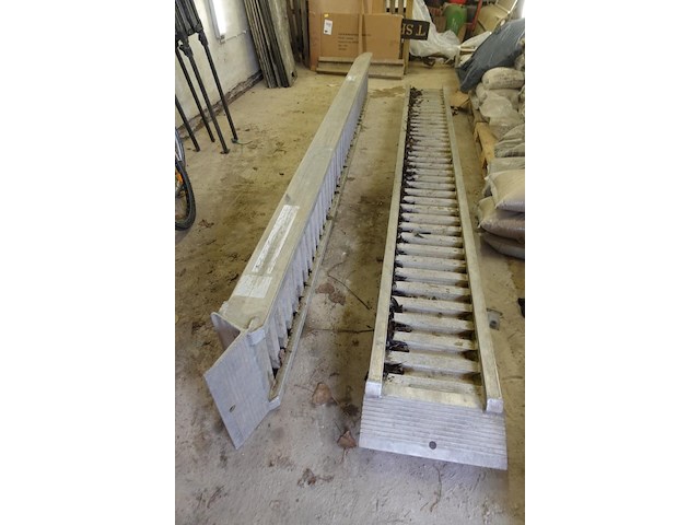 2x loopbrug - afbeelding 1 van  2