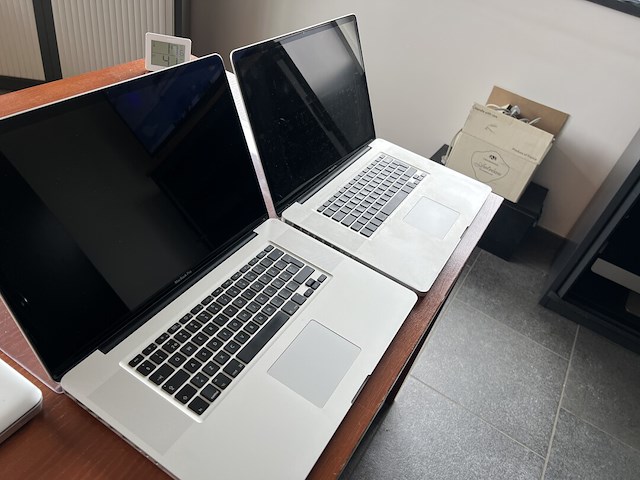 2x mac book pro - afbeelding 2 van  3