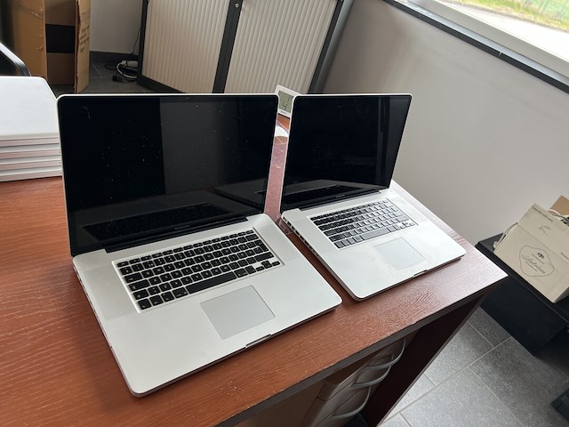 2x mac book pro - afbeelding 1 van  3