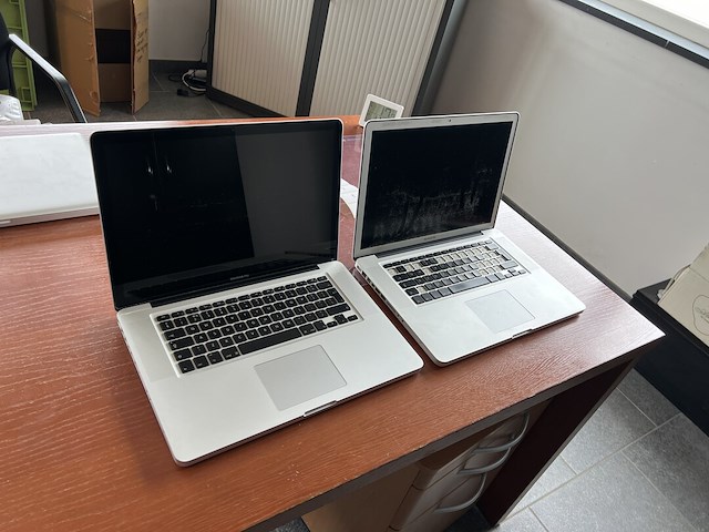 2x mac book pro - afbeelding 1 van  4