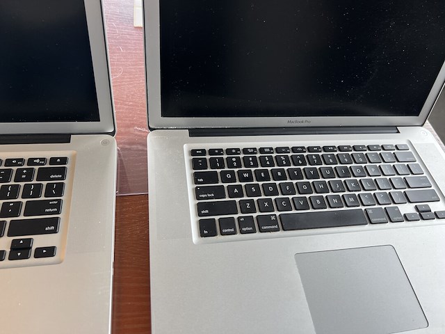 2x mac book pro - afbeelding 3 van  5