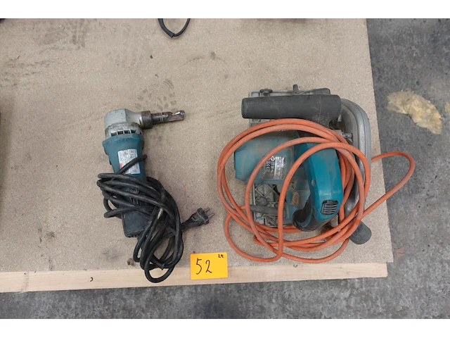 2x makita machine - afbeelding 1 van  5
