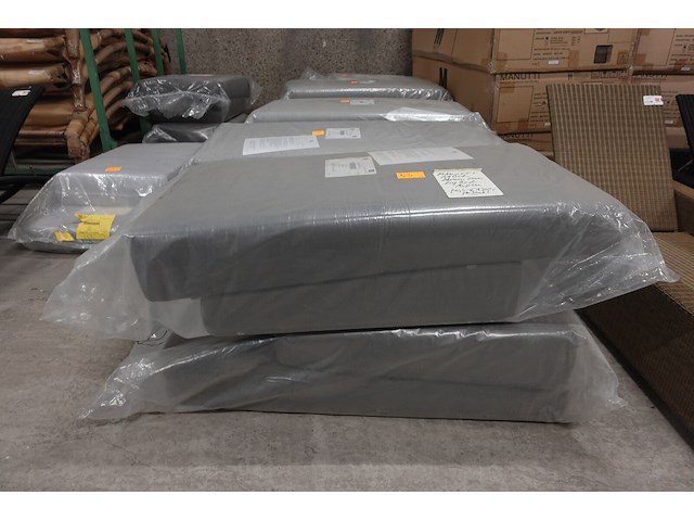 2x manutti ligbed kussen - afbeelding 1 van  6