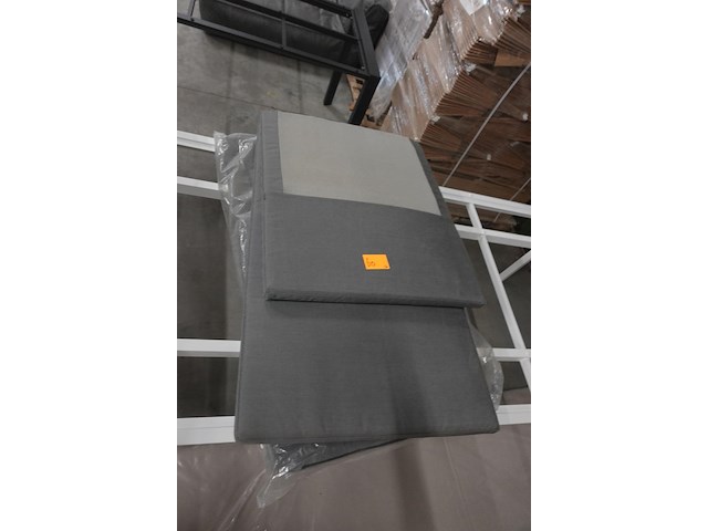 2x manutti ligbed kussen - afbeelding 1 van  2