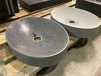 2x massieve spoelbak in belgische blauwe steen ellipsvormig - afbeelding 3 van  6