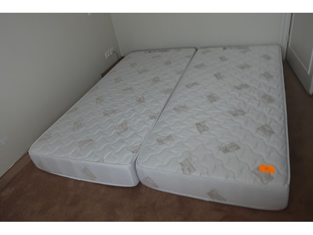 2x matras trevira - afbeelding 1 van  3