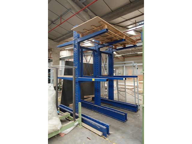 2x metalen dubbelzijdige draagarmstelling - afbeelding 1 van  4