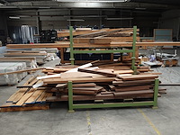 2x metalen houder + inhoud divers hout - afbeelding 1 van  6