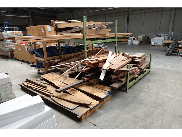 2x metalen houder + inhoud divers hout - afbeelding 2 van  6