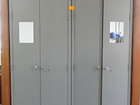 2x metalen kast + inhoud - afbeelding 1 van  9