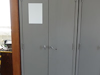 2x metalen kast + inhoud - afbeelding 2 van  9