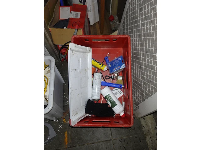2x metalen kast met inhoud - afbeelding 2 van  14