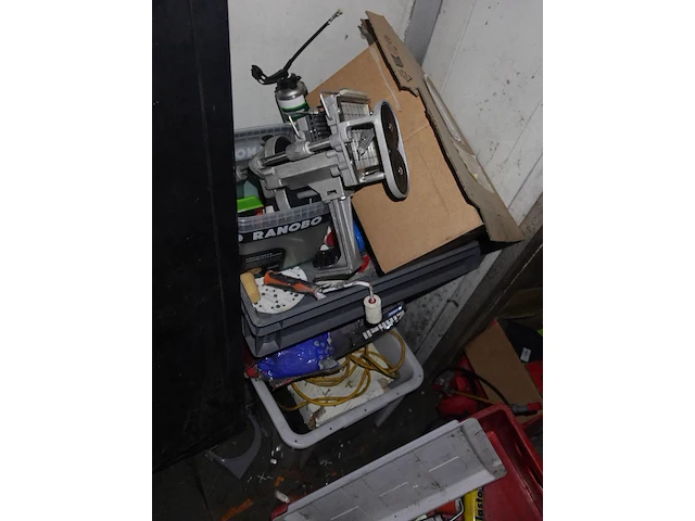 2x metalen kast met inhoud - afbeelding 3 van  14