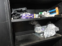 2x metalen kast met inhoud - afbeelding 9 van  14