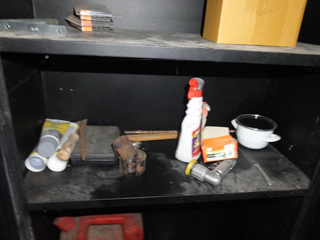 2x metalen kast met inhoud - afbeelding 13 van  14
