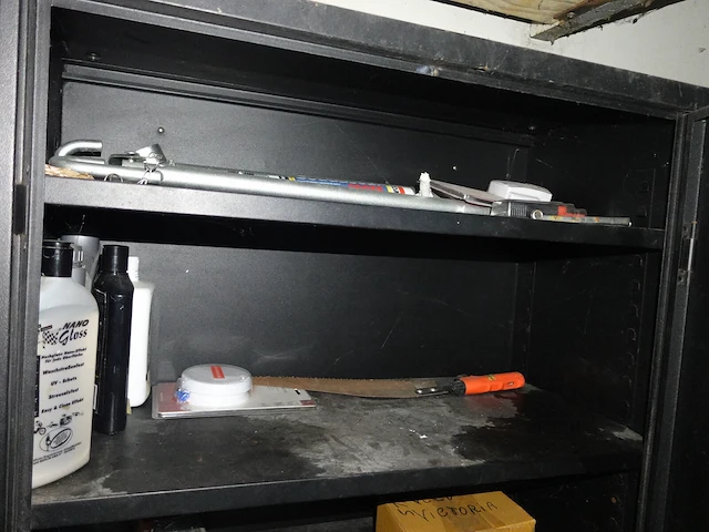 2x metalen kast met inhoud - afbeelding 14 van  14