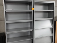 2x metalen kast - afbeelding 1 van  4