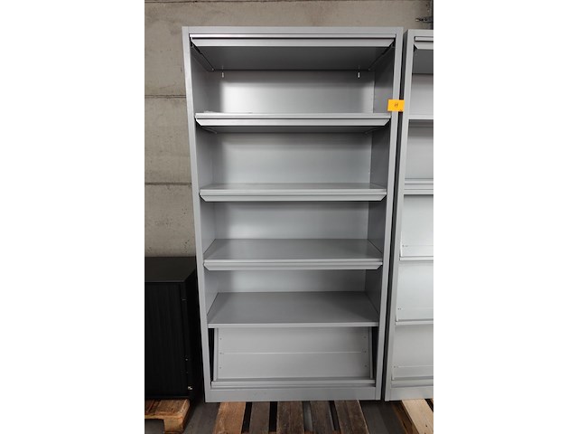 2x metalen kast - afbeelding 2 van  4