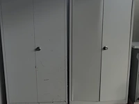 2x metalen kast