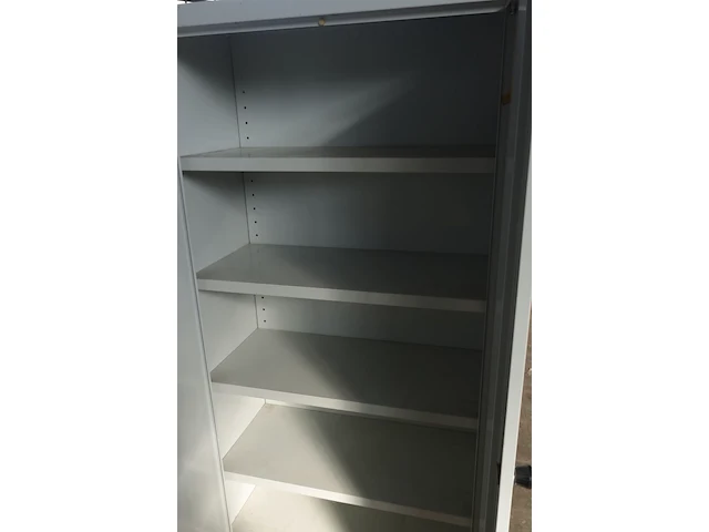 2x metalen kast - afbeelding 2 van  3