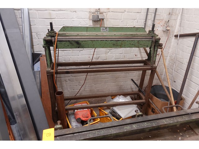 2x metalen plooibank + werktafel - afbeelding 3 van  8