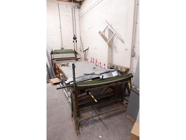 2x metalen plooibank + werktafel - afbeelding 8 van  8