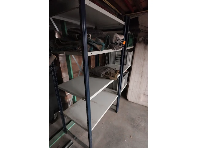 2x metalen rek + inhoud - afbeelding 2 van  5