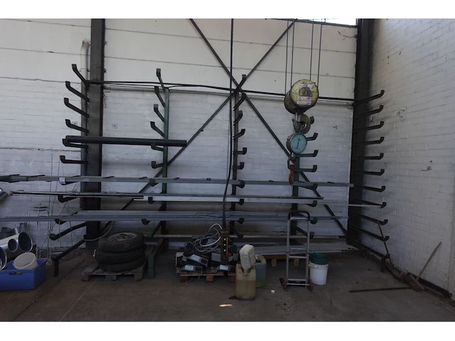 2x metalen rek met 10 staanders - afbeelding 3 van  4