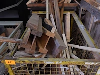2x metalen stapelbare gitterbox + inhoud - afbeelding 2 van  3