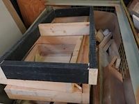 2x metalen stapelbare gitterbox + inhoud - afbeelding 3 van  3