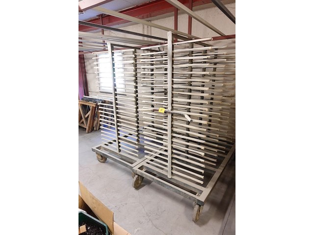 2x metalen verrijdbaar droogrek - afbeelding 1 van  3