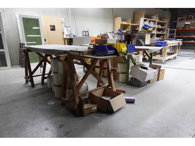 2x metalen werkbank x houten werkbank - afbeelding 1 van  5