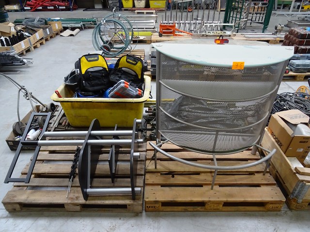 2x meubel - afbeelding 1 van  6