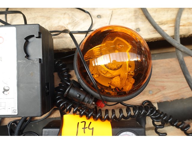2x mini pomp & lamp - afbeelding 4 van  5