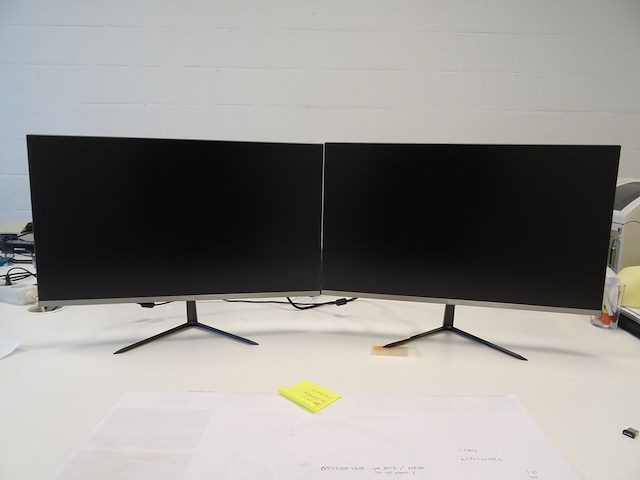 2x monitor chiq - afbeelding 1 van  5
