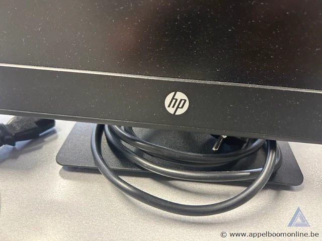 2x monitoren hp, inclusief toetsenbord en diverse kabels - afbeelding 2 van  2