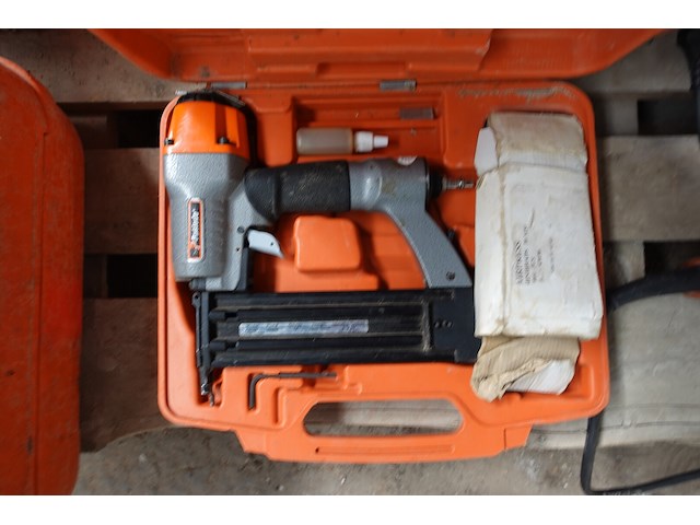 2x nagelpistool paslode - afbeelding 2 van  2