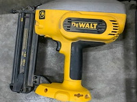 2x nagelpistool - afbeelding 2 van  4