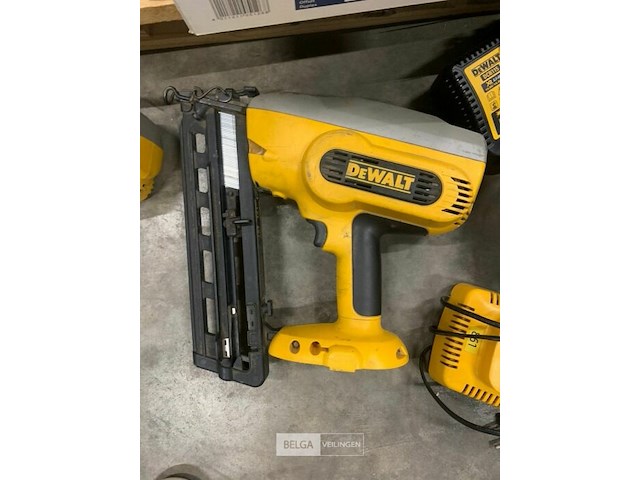 2x nagelpistool - afbeelding 3 van  4