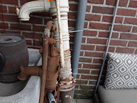 2x oude pomp - afbeelding 1 van  3