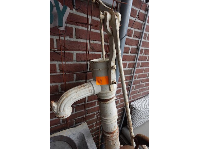 2x oude pomp - afbeelding 3 van  3